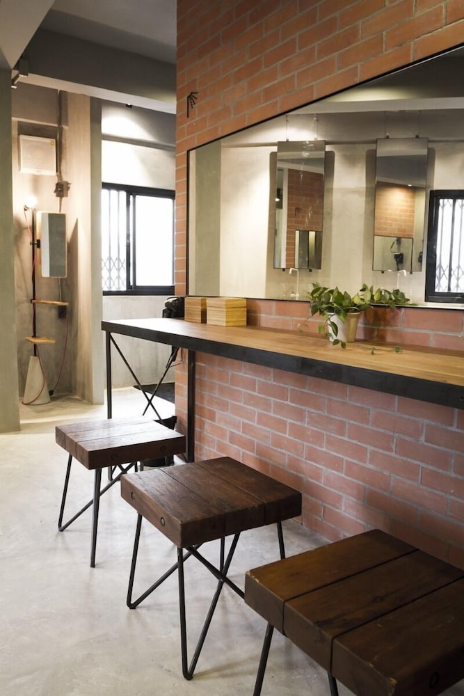 Bed Station Hostel 50/65