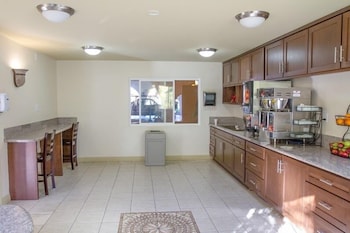 California Suites 12/55