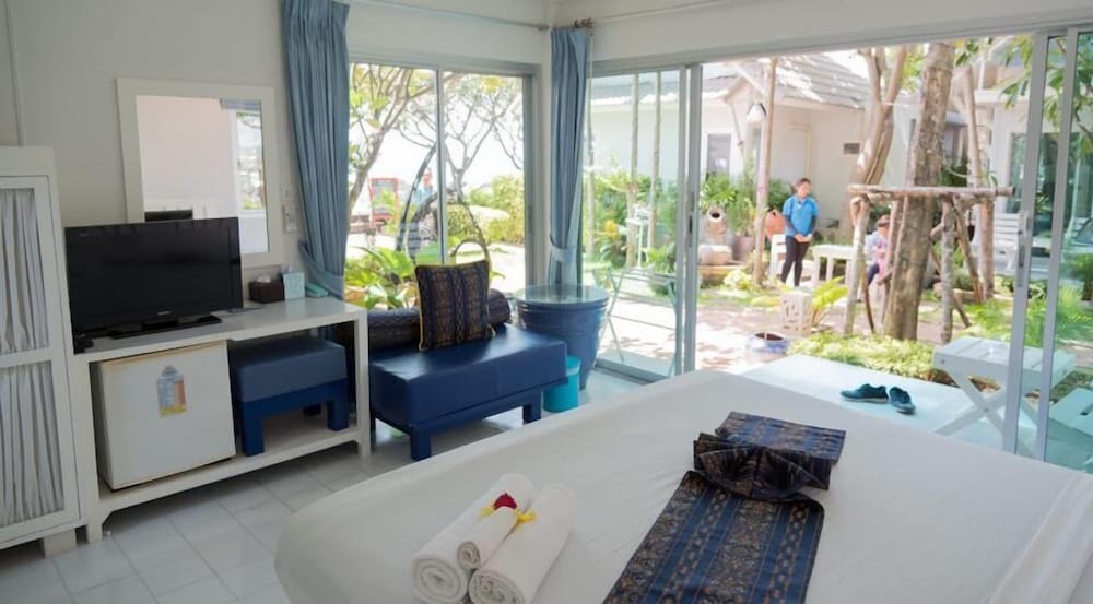 Blue Sky Resort 24/50