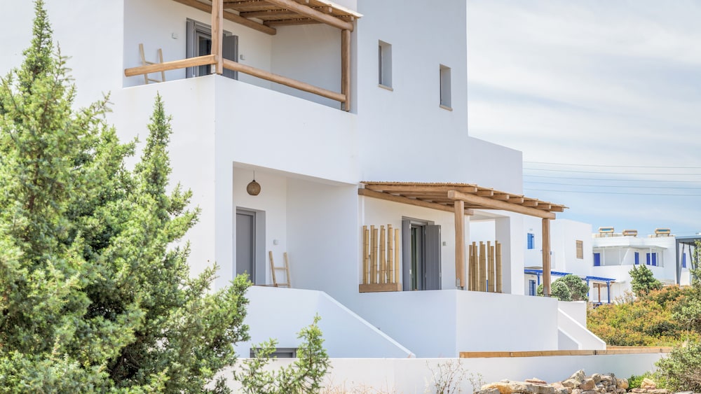 Nove Milos Luxury 1/50