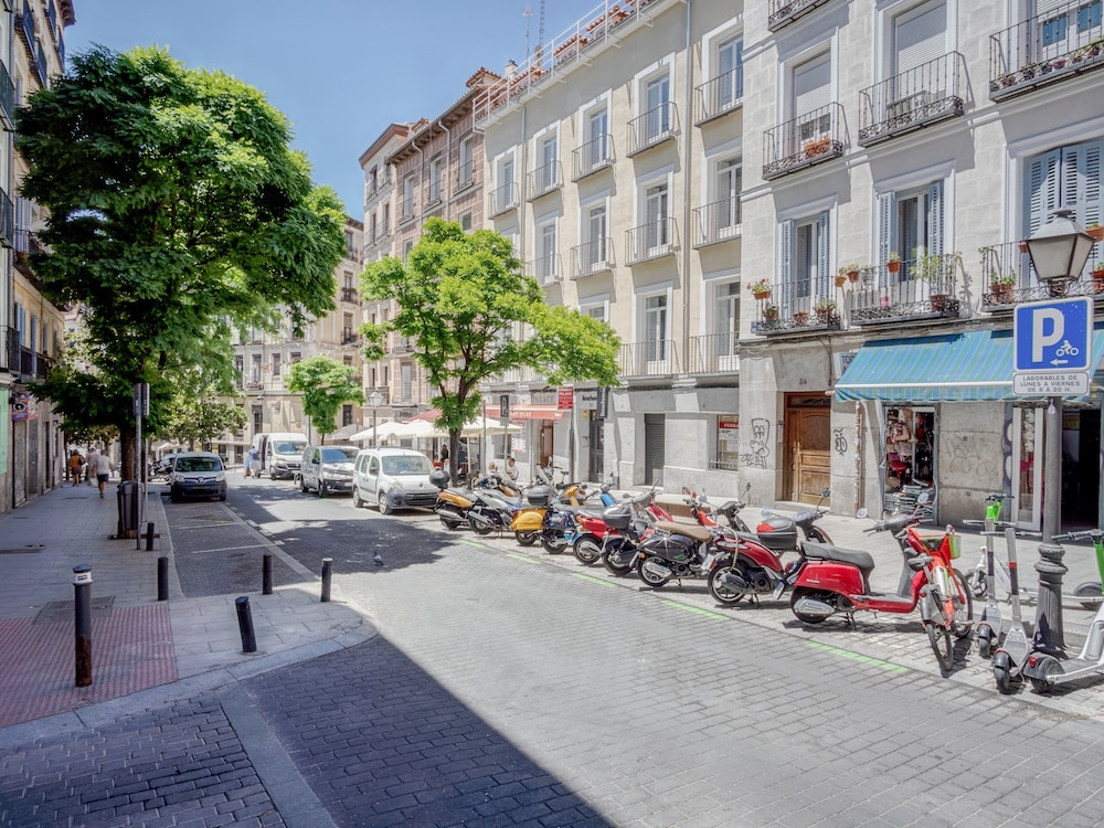 limehome Madrid Calle Ave Maria 42/50