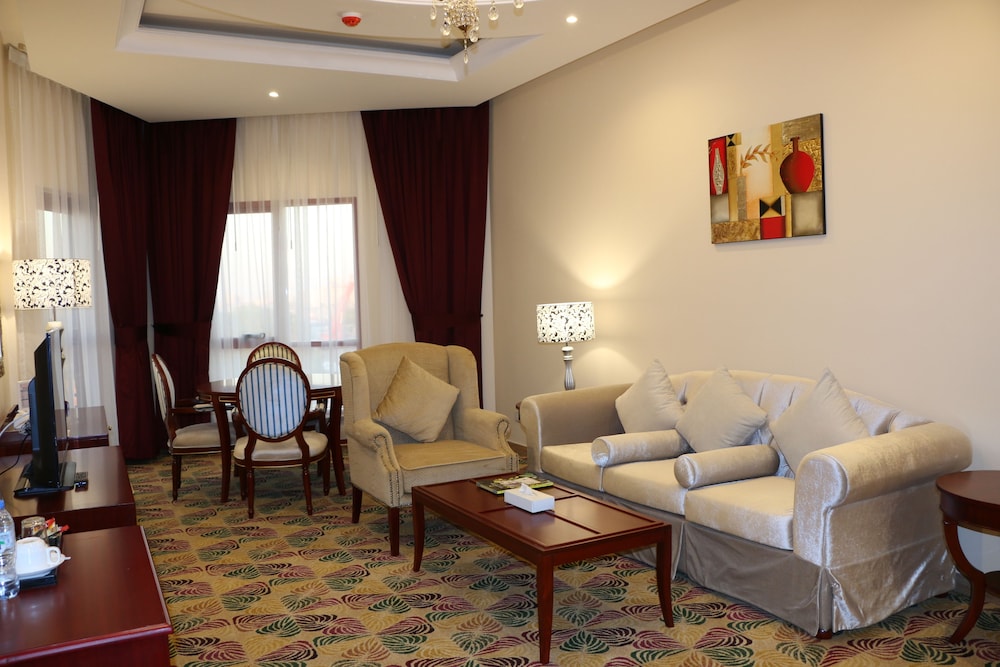 Red Castle Hotel 33/50