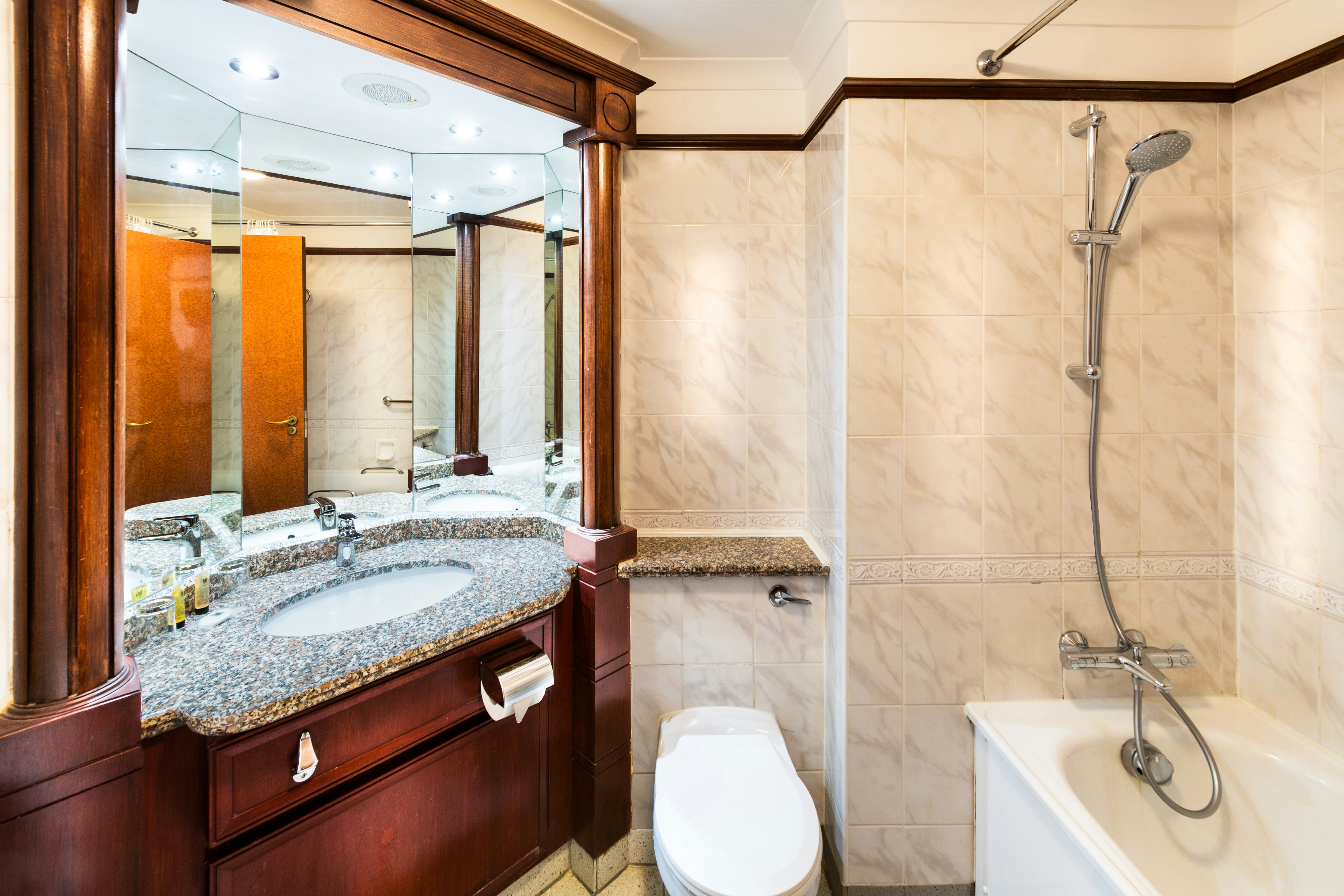 Copthorne Hotel Merry Hill Dudley 48/49