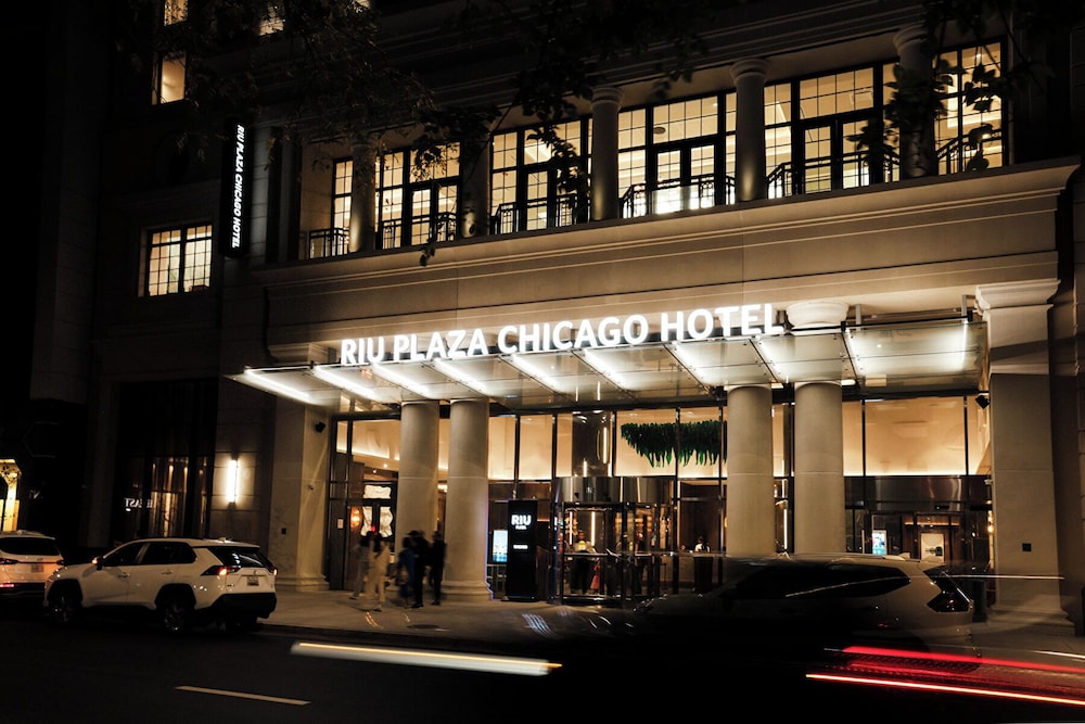 RIU Plaza Chicago 5/50