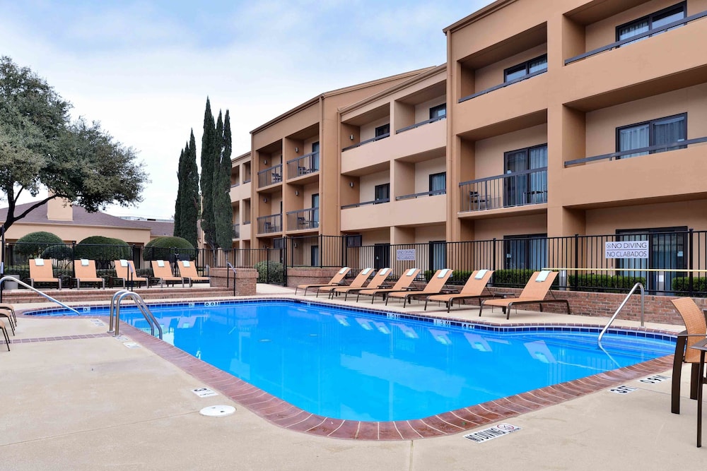 Courtyard Dallas Northwest
