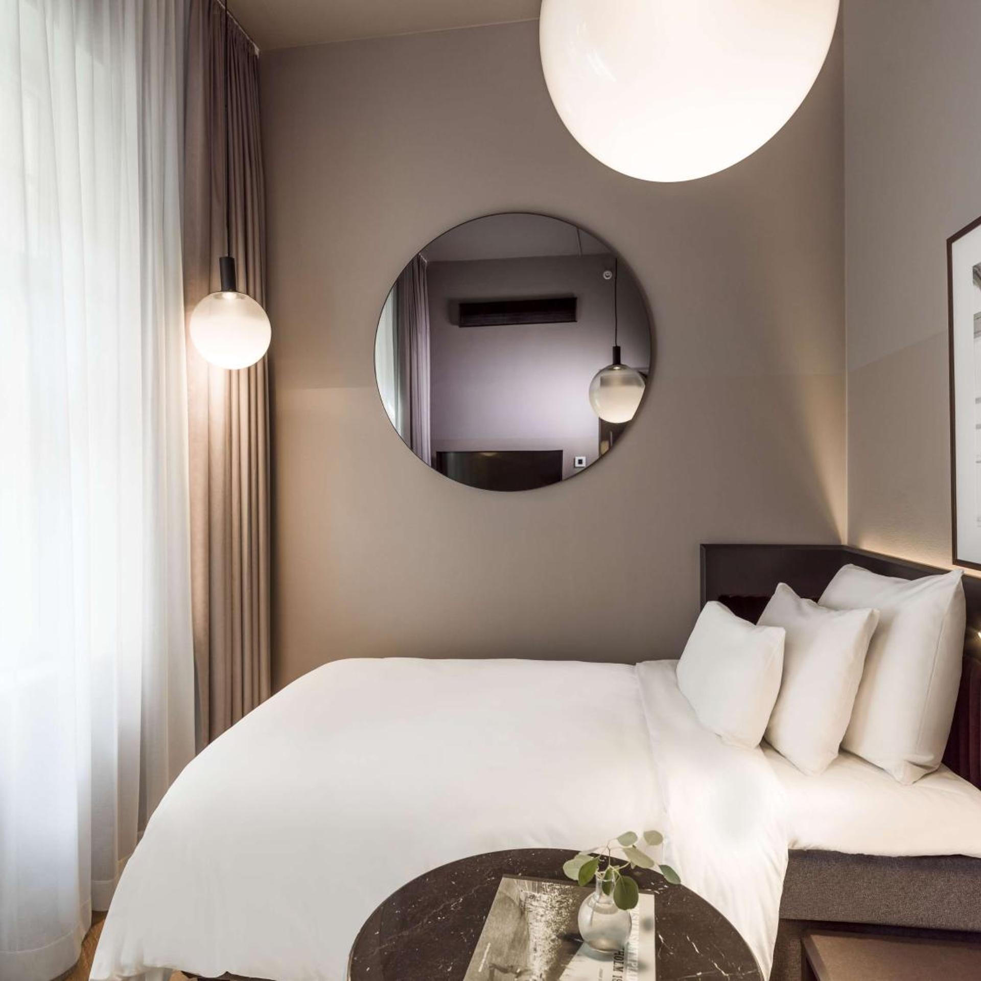 Room, Single