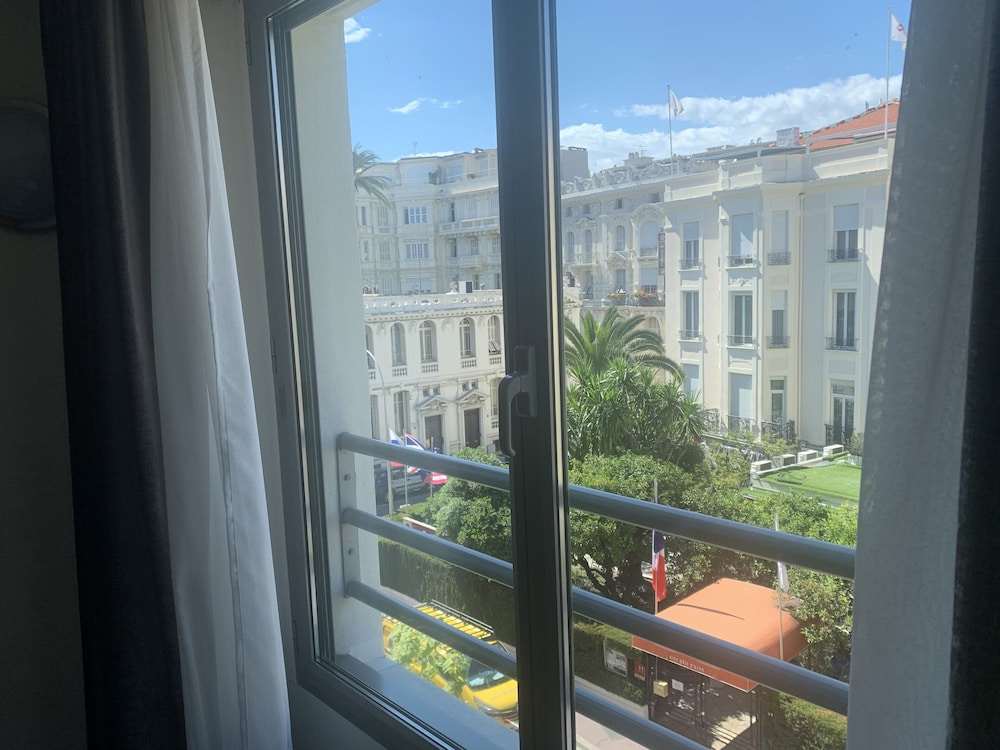 Hotel Goldstar Resort And Suites 7/50