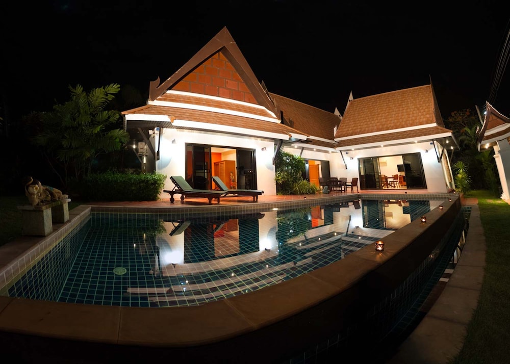VIP Chain Resort Pool Villa 4/50