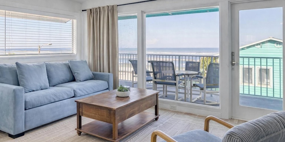 New Smyrna Waves MOD Collection by Sonesta 40/50