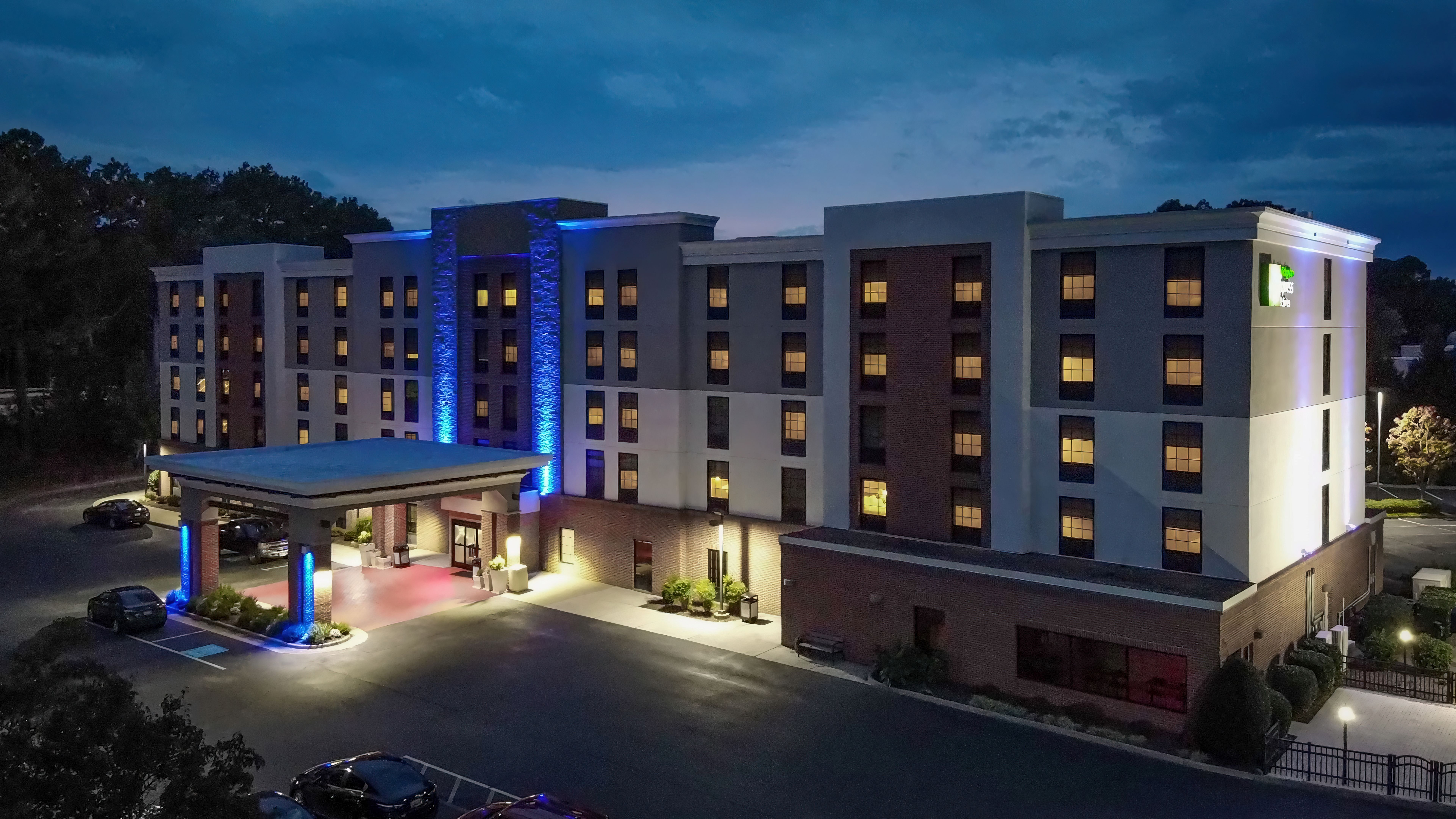 Holiday Inn Express And Suites Newport News Ex Holiday Inn Hotel And Suites Newport News 1/25
