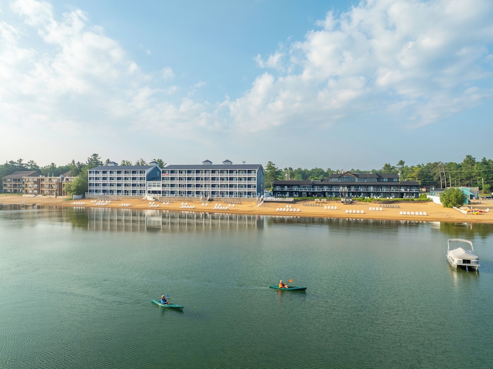 The Baywatch Resort 37/50