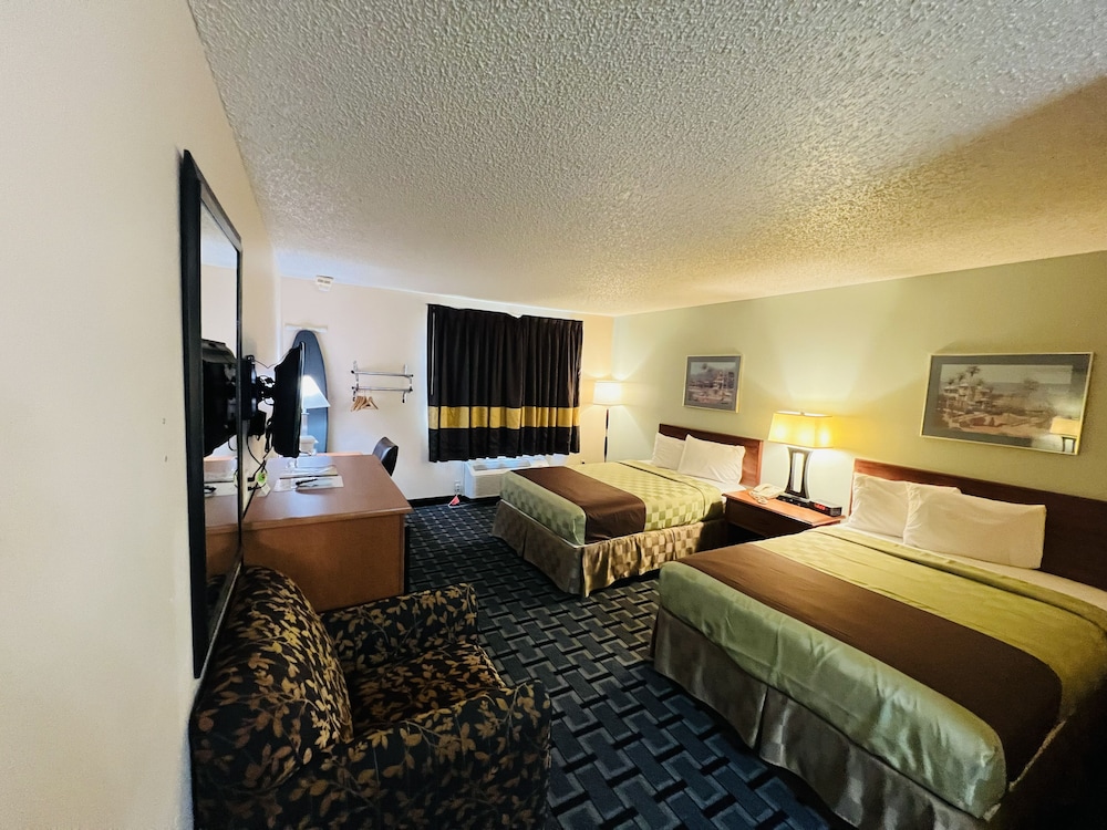 Hometown Inn Suites 6/50