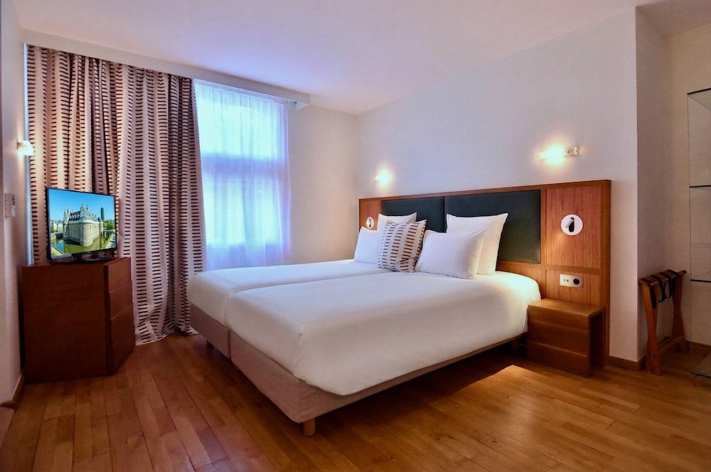 Hotel La Perouse 25/64