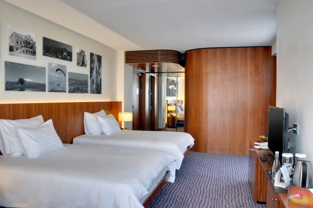 Ommer Hotel 25/76