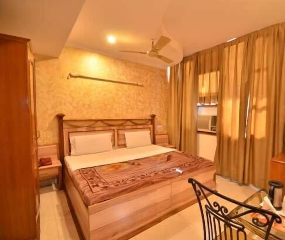 Hotel Downtown 16/26