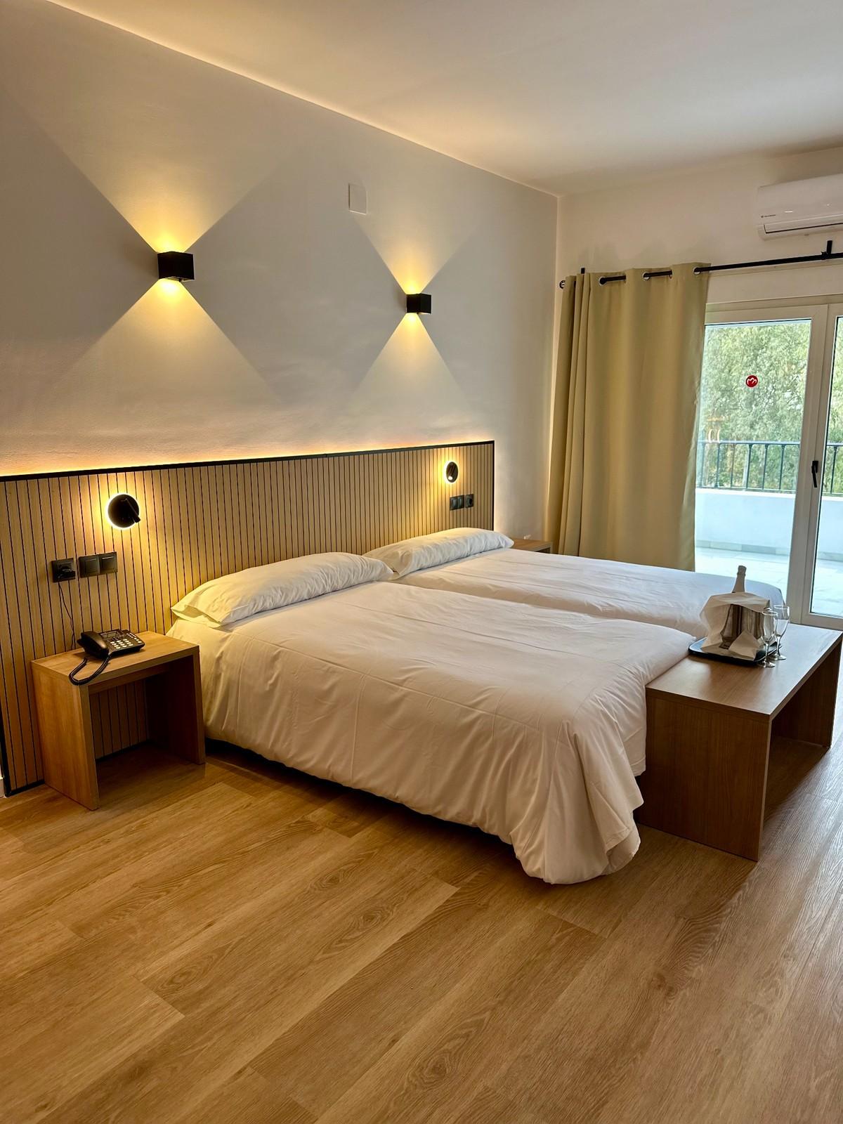 Studio Premium Side Sea View