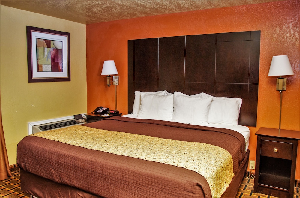 Days Inn by Wyndham Joplin 8/32