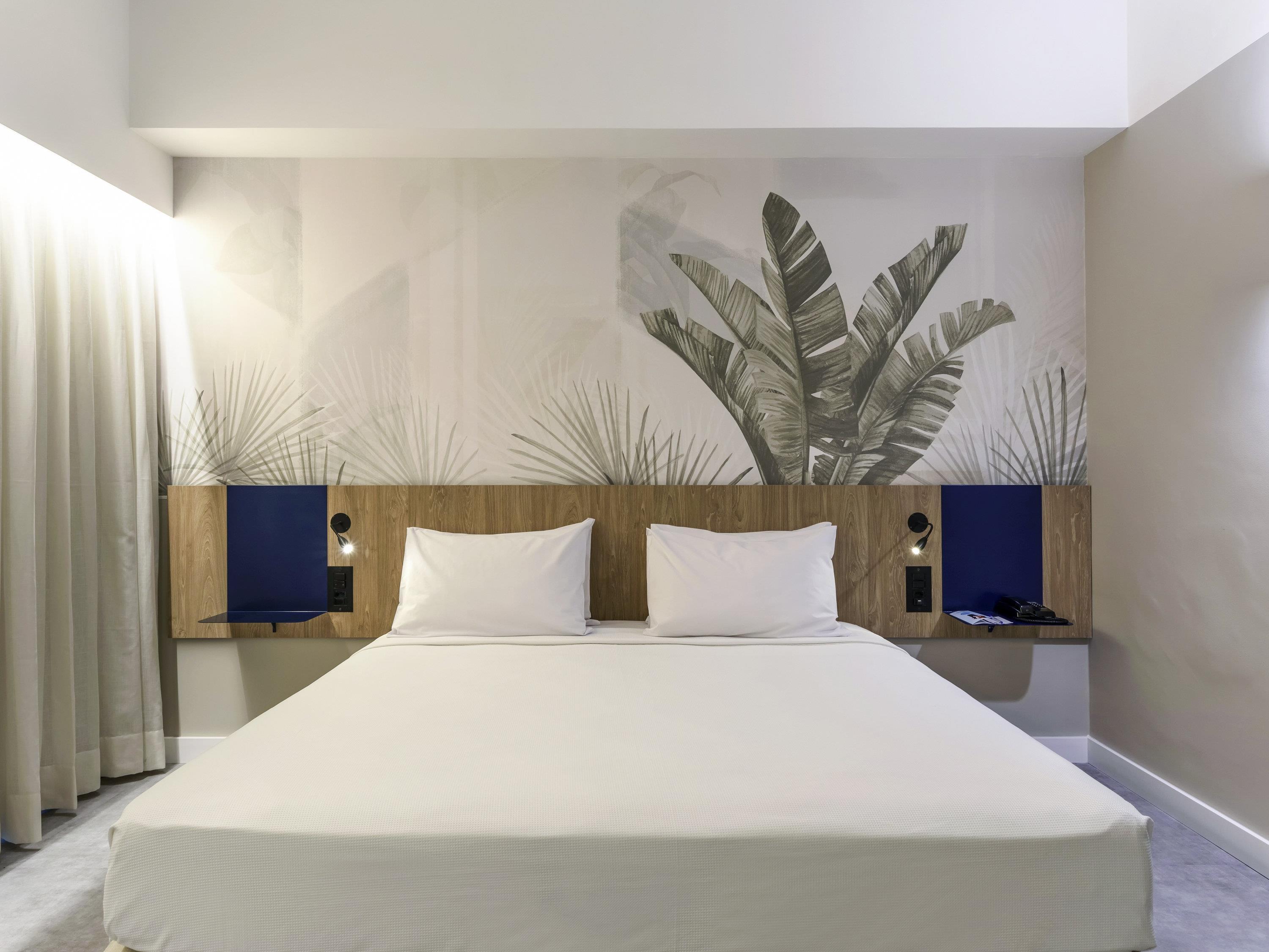 SUPERIOR, KING BED, BEACH VIEW