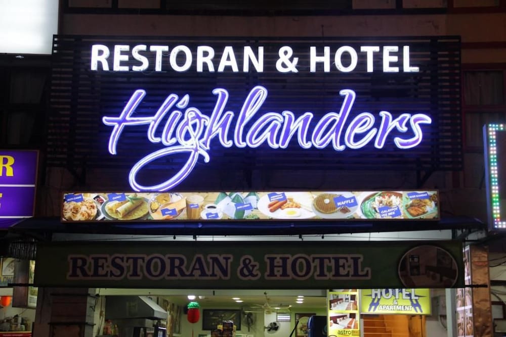 Highlanders Hotel 1/50
