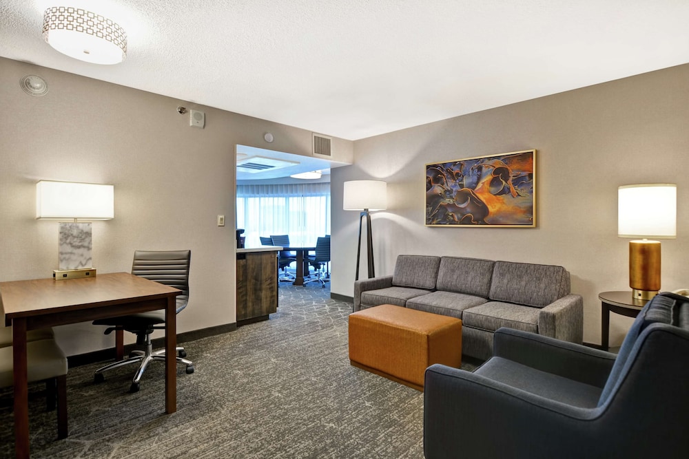 Embassy Suites by Hilton Minneapolis Airport 32/57
