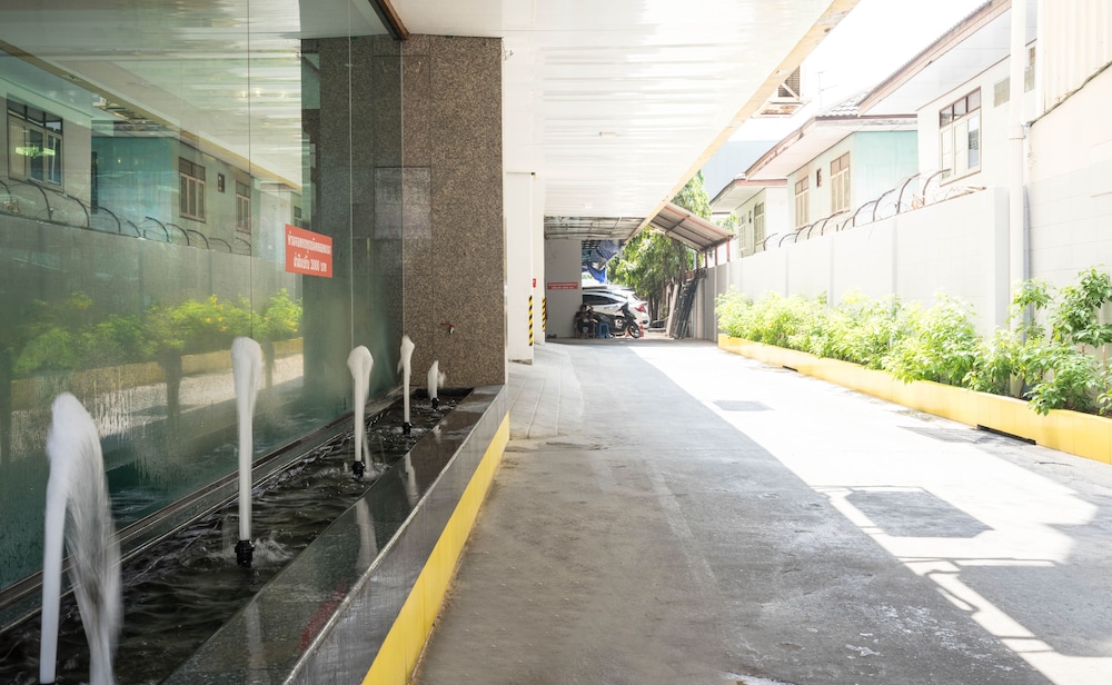 Nice Hotel Ratchada 32/40