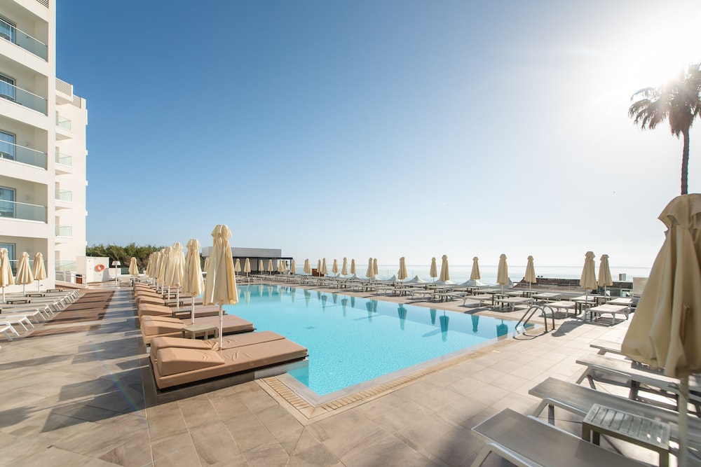 Evalena Beach Hotel 25/28