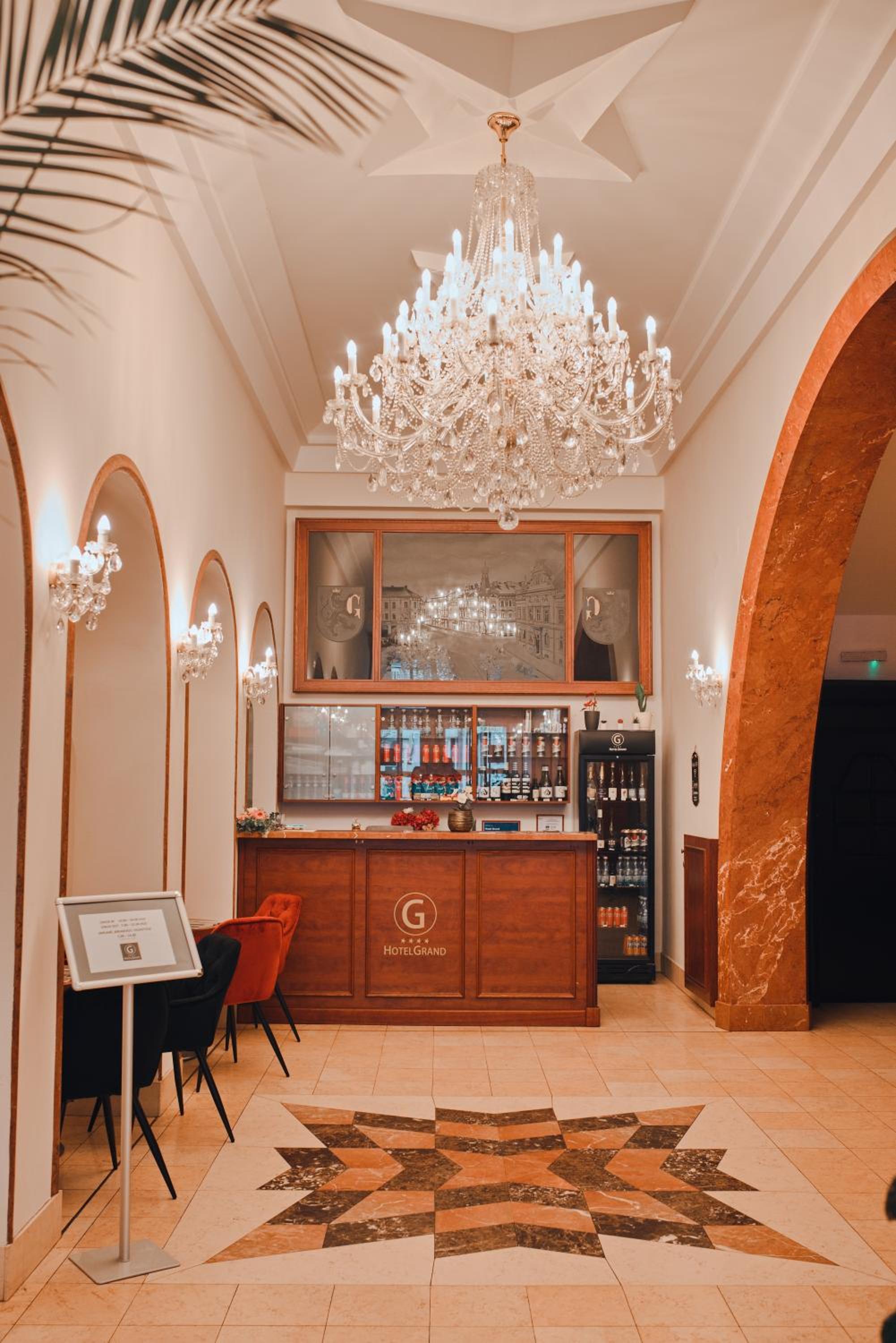 Hotel Grand 10/50