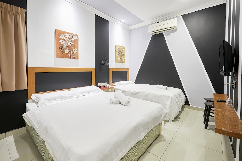 D New 1 Hotel 13/38