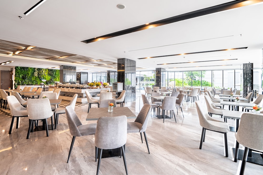 Aston Sorong Hotel and Conference Center 30/50