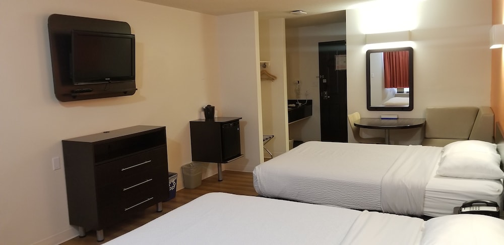 Motel 6 Innisfail AB 11/29