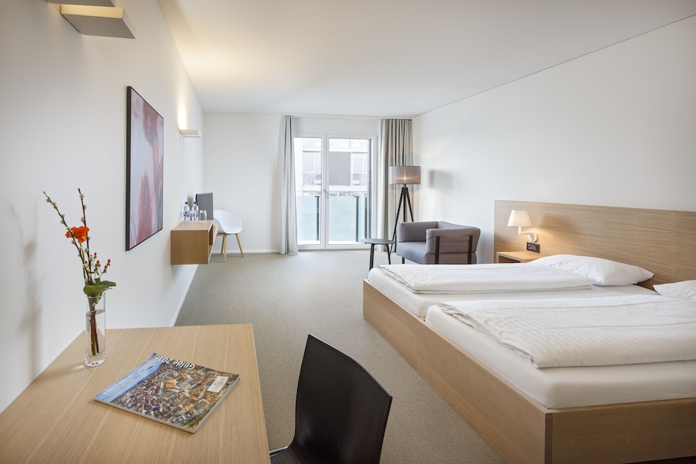 NEWSTAR SWISS QUALITY HOTEL 6/31