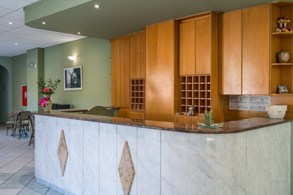 Alamis Apartments 4/50