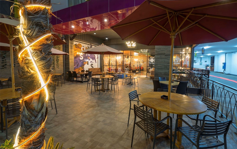 Novena Hotel by Azana 24/36