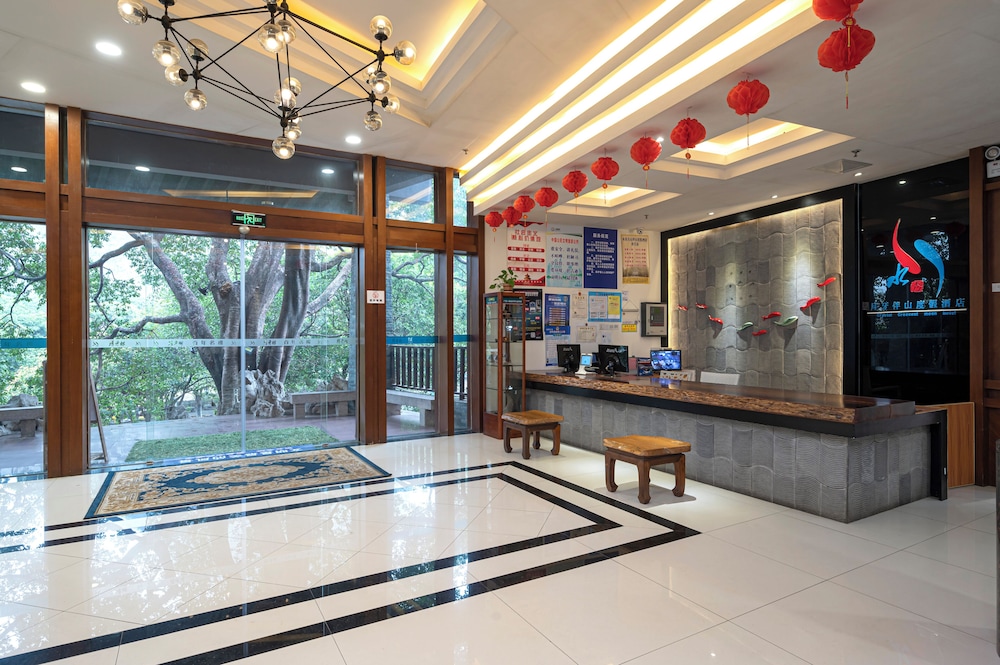 Guilin Crystal Crescent Moon Hotel 12/71
