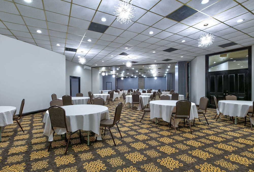 Ramada by Wyndham Diamondhead I-10/Gulfport 41/47