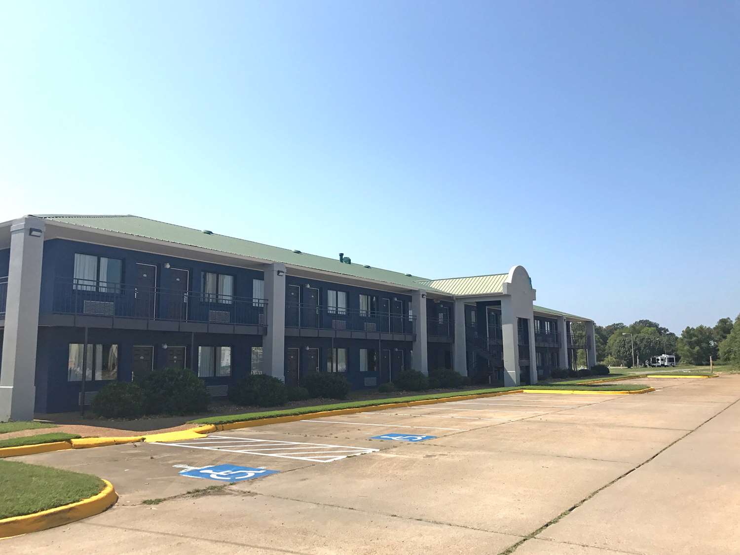 Americas Best Value Inn Brinkley 3/3