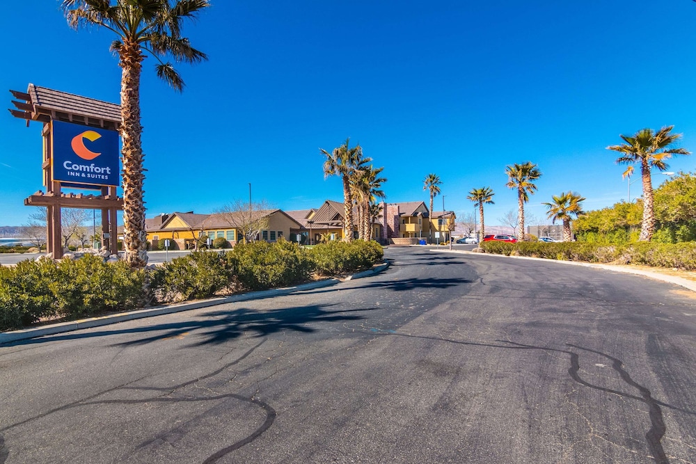 Comfort Inn and Suites Mojave CA 5/46