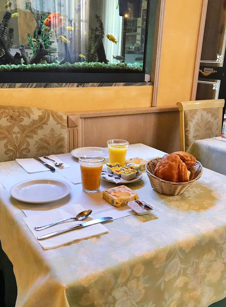 Hotel Villa Primavera 82/94