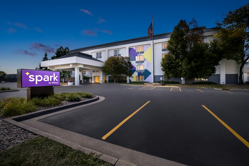 Spark by Hilton Green Bay 41/42