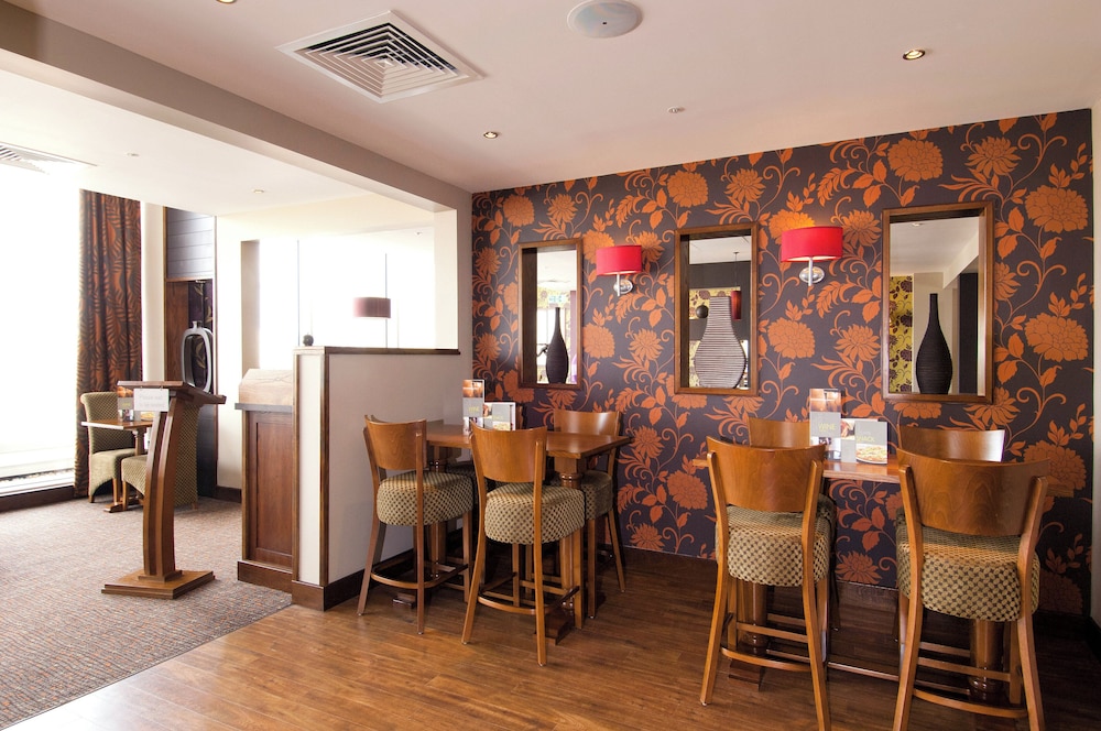 Premier Inn London Stratford 44/64