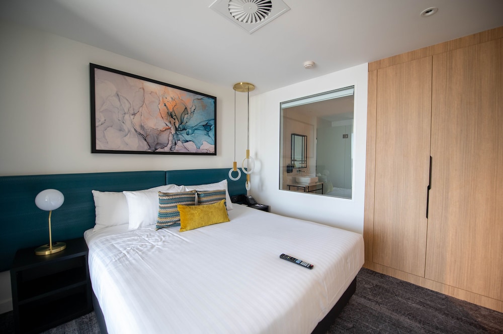 Mercure Canberra Belconnen 19/69