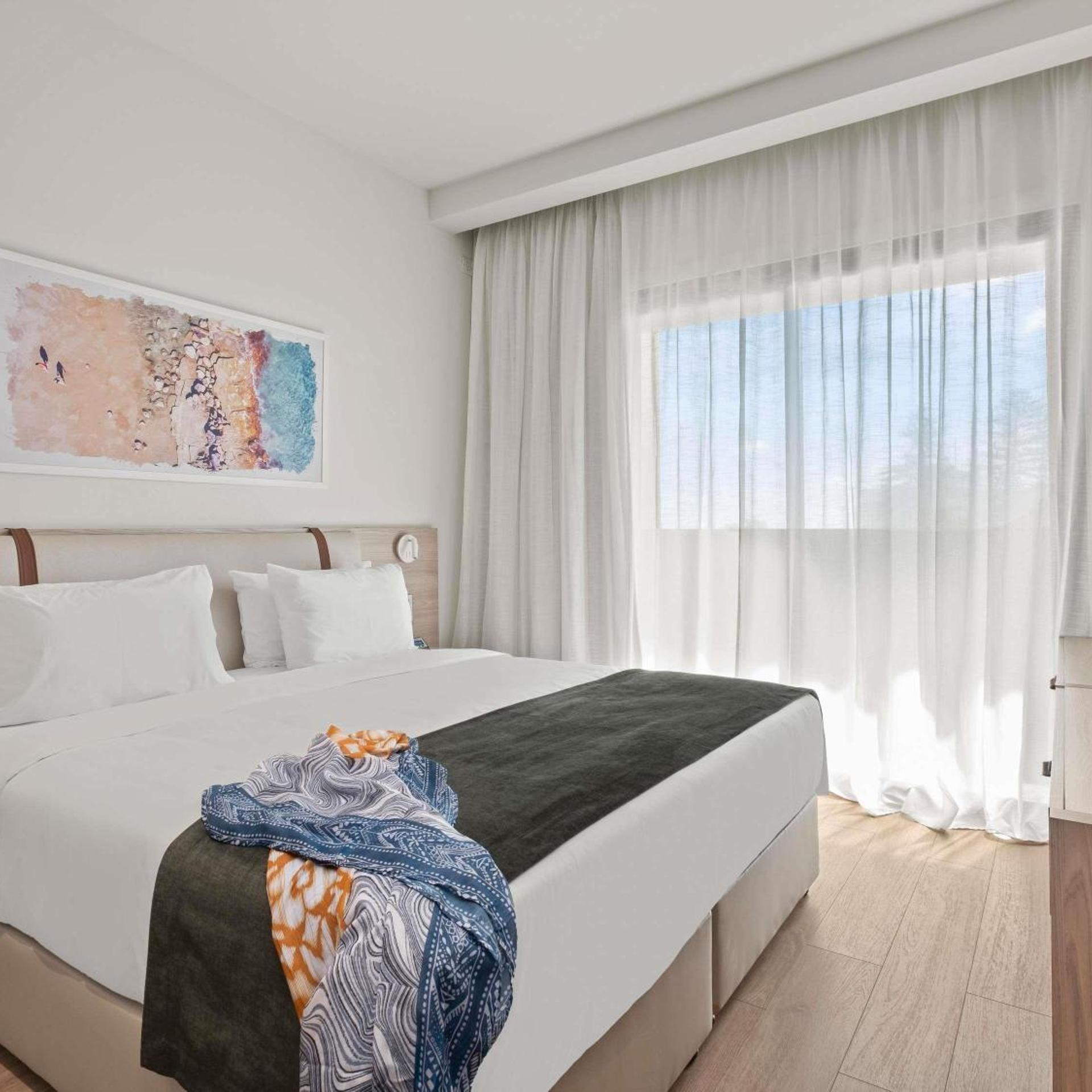 CLASSIC, CONVERTIBLE DOUBLE BED, BALCONY