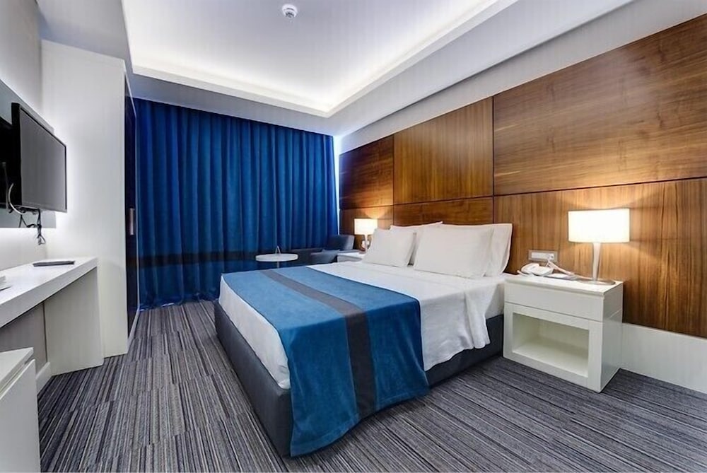 The Menord Hotel 6/27
