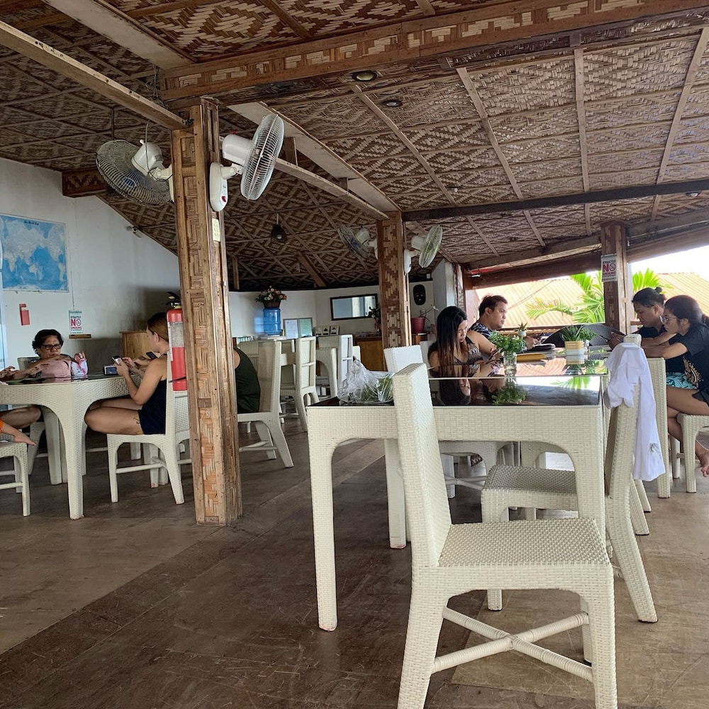 Neptune Diving Resort Moalboal 30/50