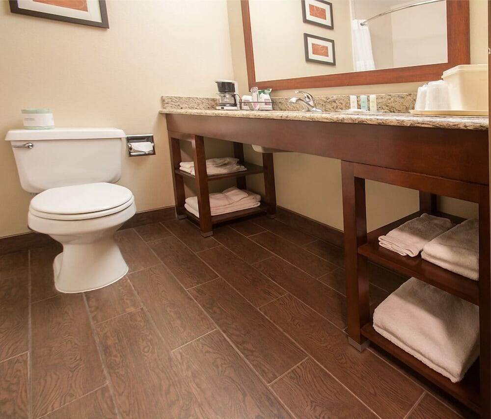 Comfort Suites Lawton Near Fort Sill 23/56