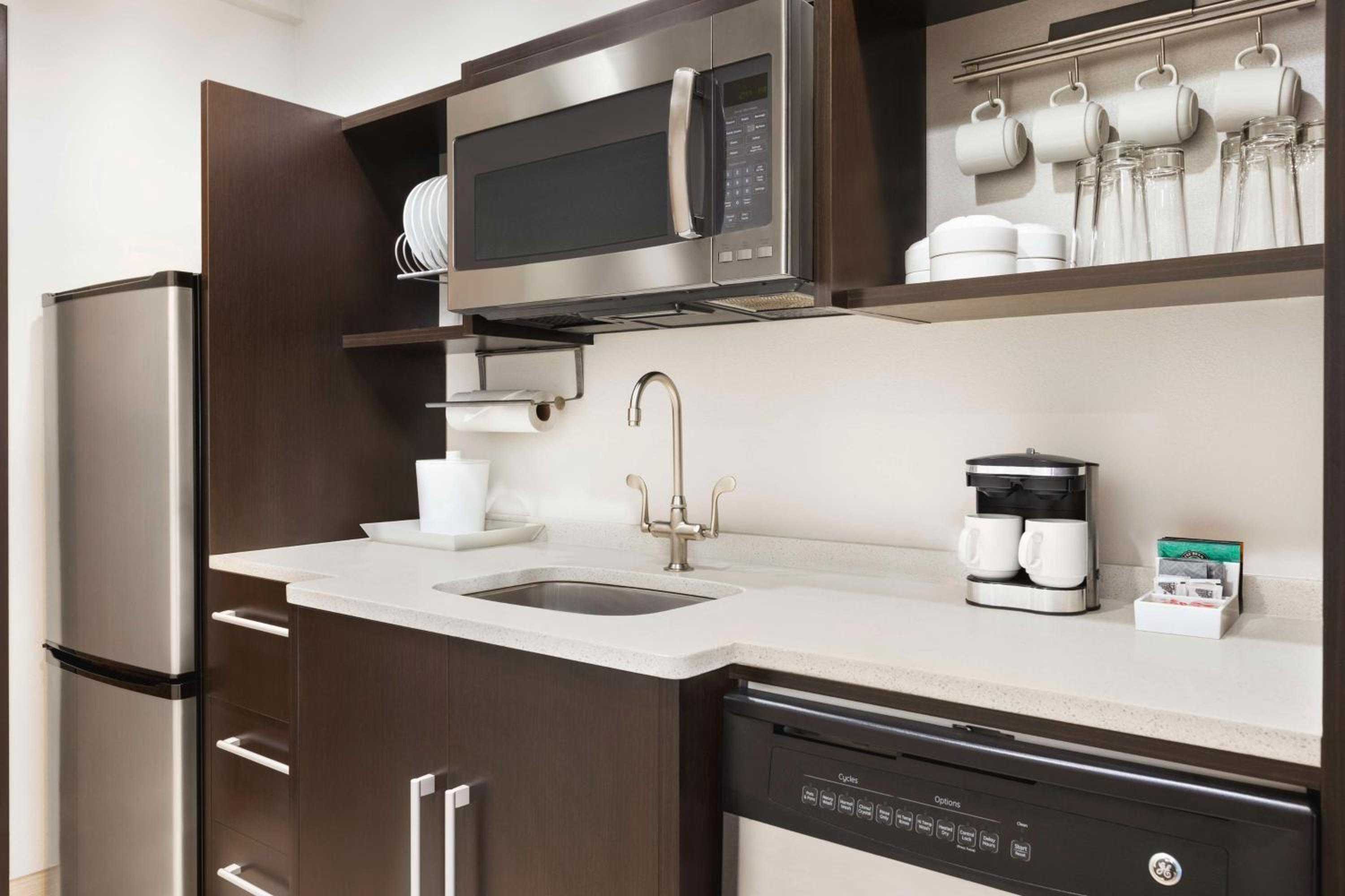 جناح بسرير كينج بغرفة نوم واحدة مع أريكة، Home2 Suites by Hilton New York Long Island City/ Manhattan View 4/4