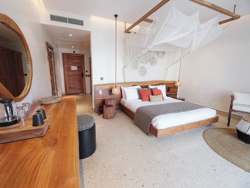 Kwanza Resort by Sunrise 21/60