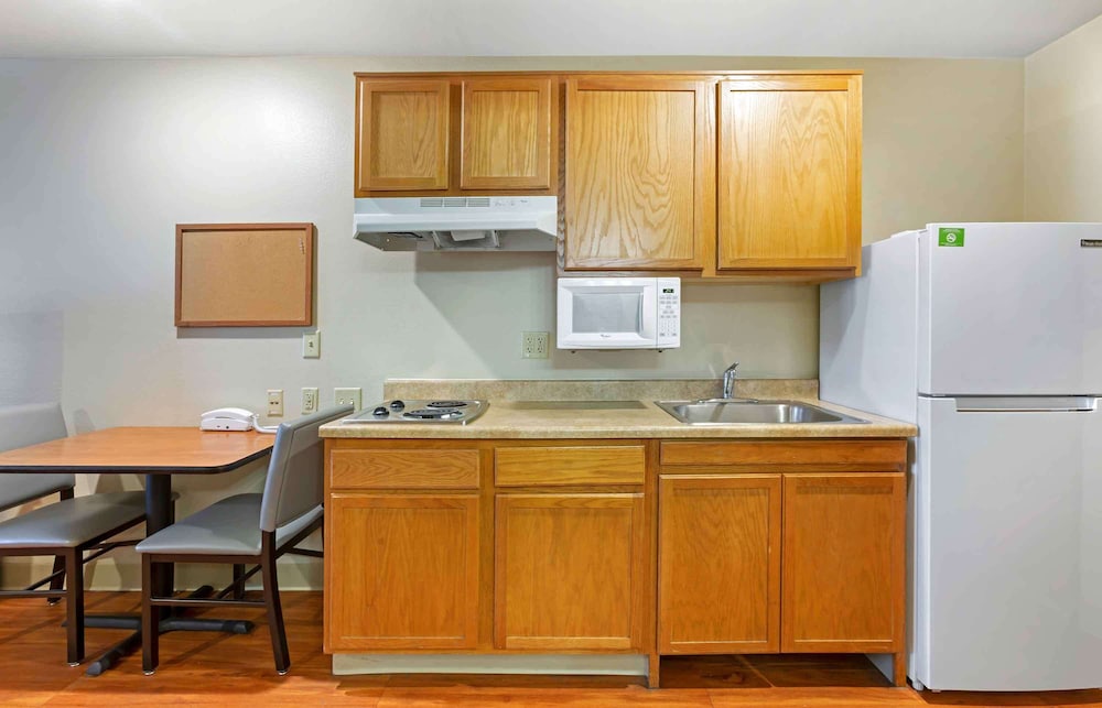 Extended Stay America Select Suites - Phoenix - West 39/52