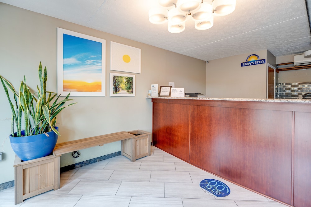 Lobby at Days Inn by Wyndham Nashville Saint Thomas West Hospital, NASHVILLE - TN