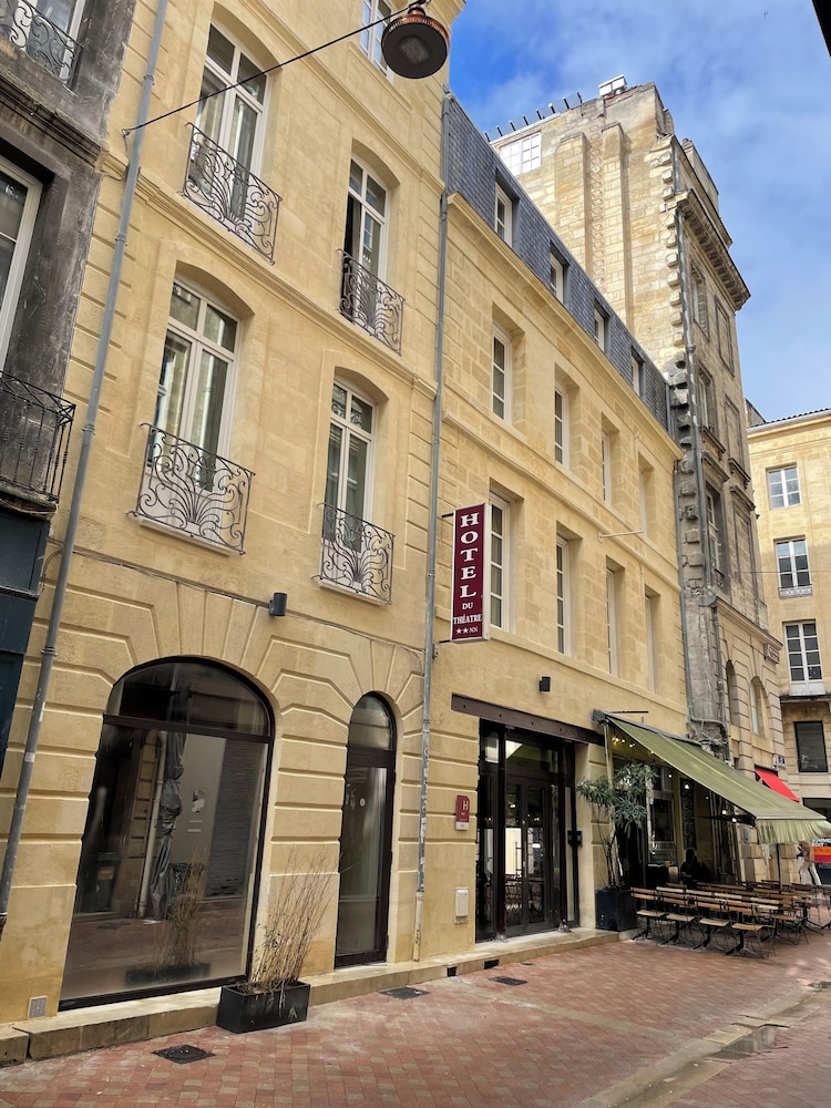 HOTEL DU THEATRE 44/52
